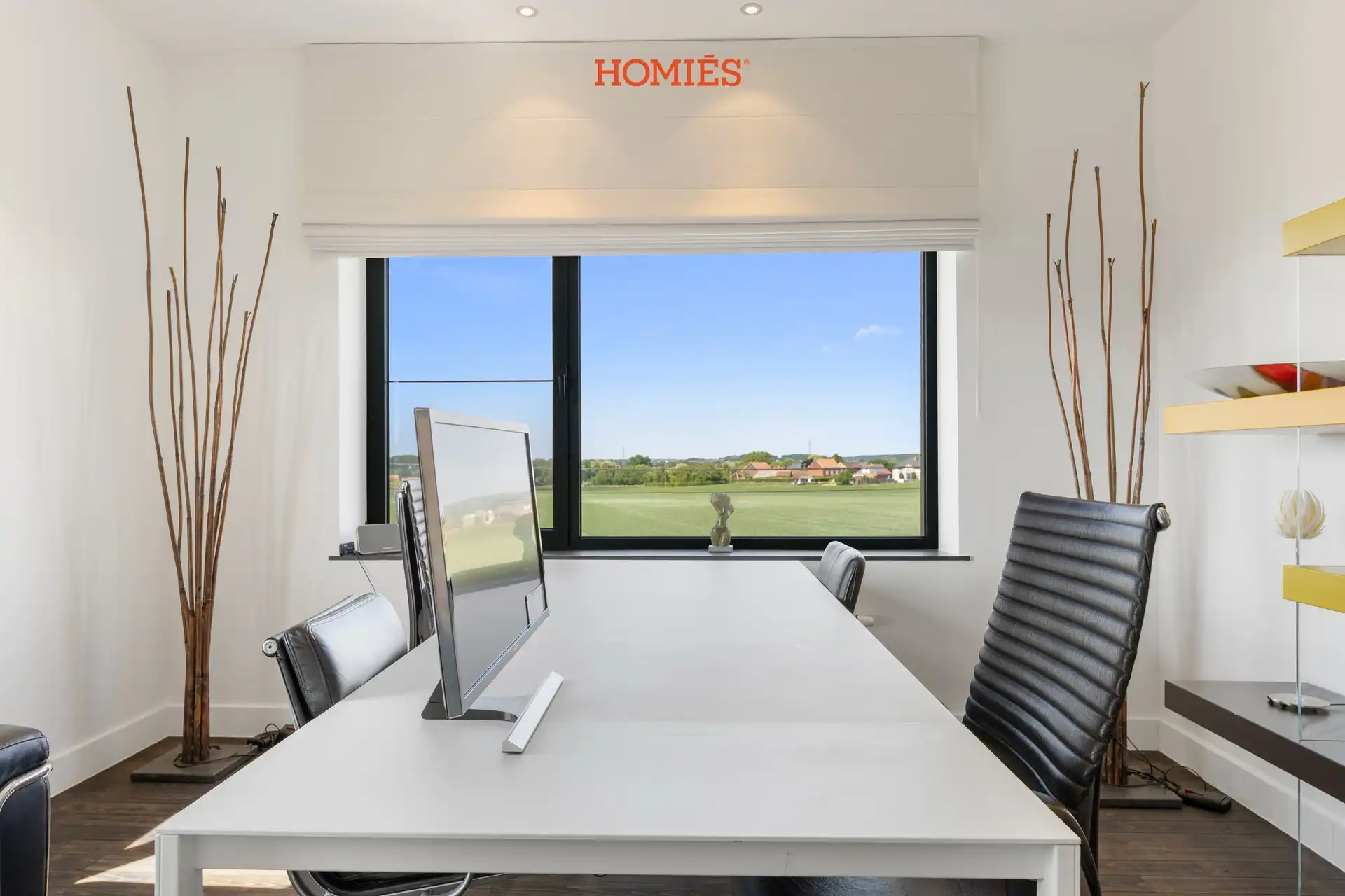 Prachtig kantoorgebouw & villa in groene omgeving foto 21