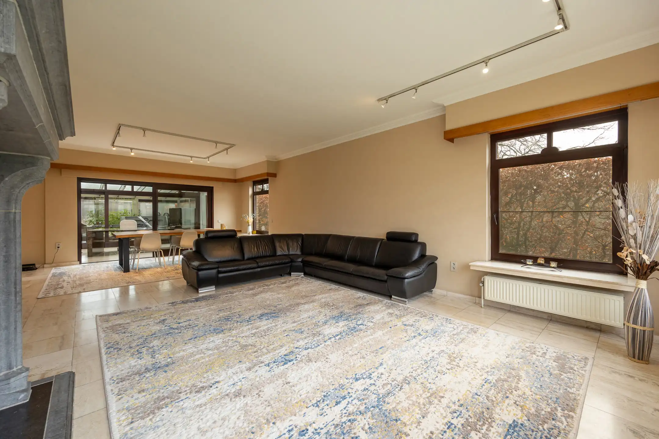 Ruime woning met 4-5 slpks en grote bureauruimte te Turnhout foto 8