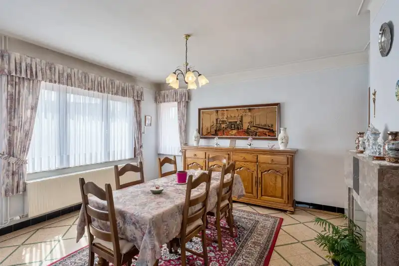 Verzorgde woning met onderhoudsvriendelijke tuin op 2are 55ca en gelegen in het centrum van Kortenaken foto 8