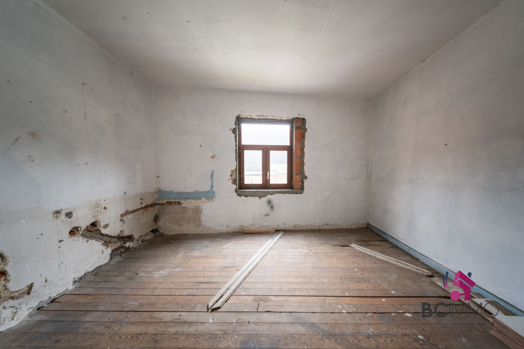 Karaktervolle woning met ruime tuin te Genk foto 26