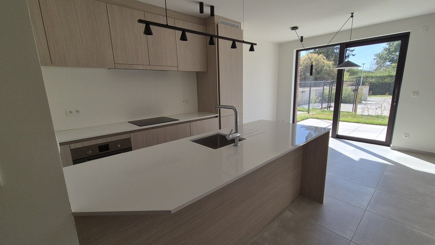 Stijlvol gelijkvloers nieuwbouwappartement met 2 autostaanplaatsen en kelder foto 7