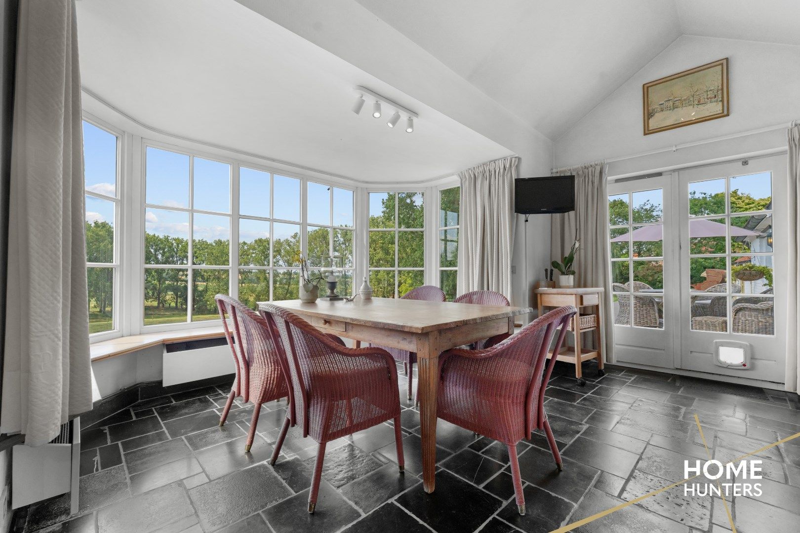Exclusieve villa met gastenverblijf en panoramische zichten foto 7