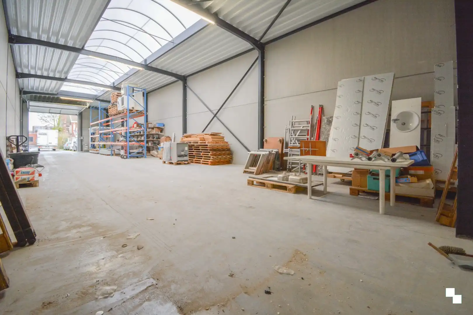 Nieuwbouw KMO-unit van ca. 225 m² te Izegem foto 5
