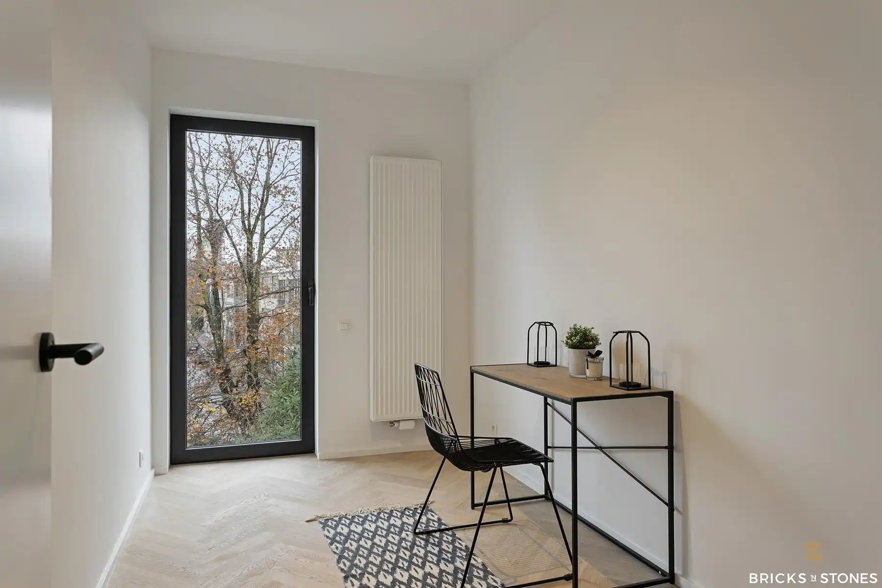 Ruim gerenoveerd 2-slaapkamer appartement met prachtig zicht foto 7