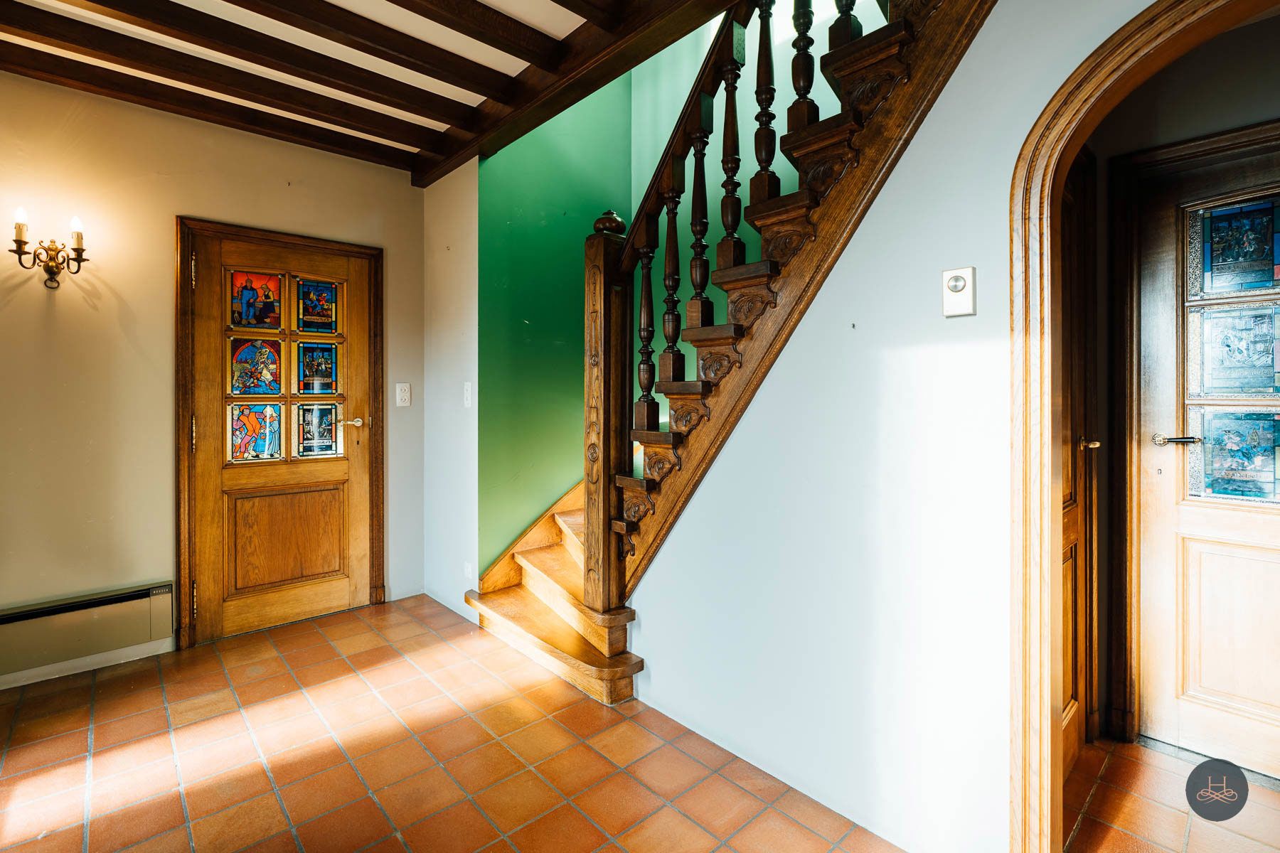 Zéér ruime gezinswoning met karakter en potentieel met tuin foto 4