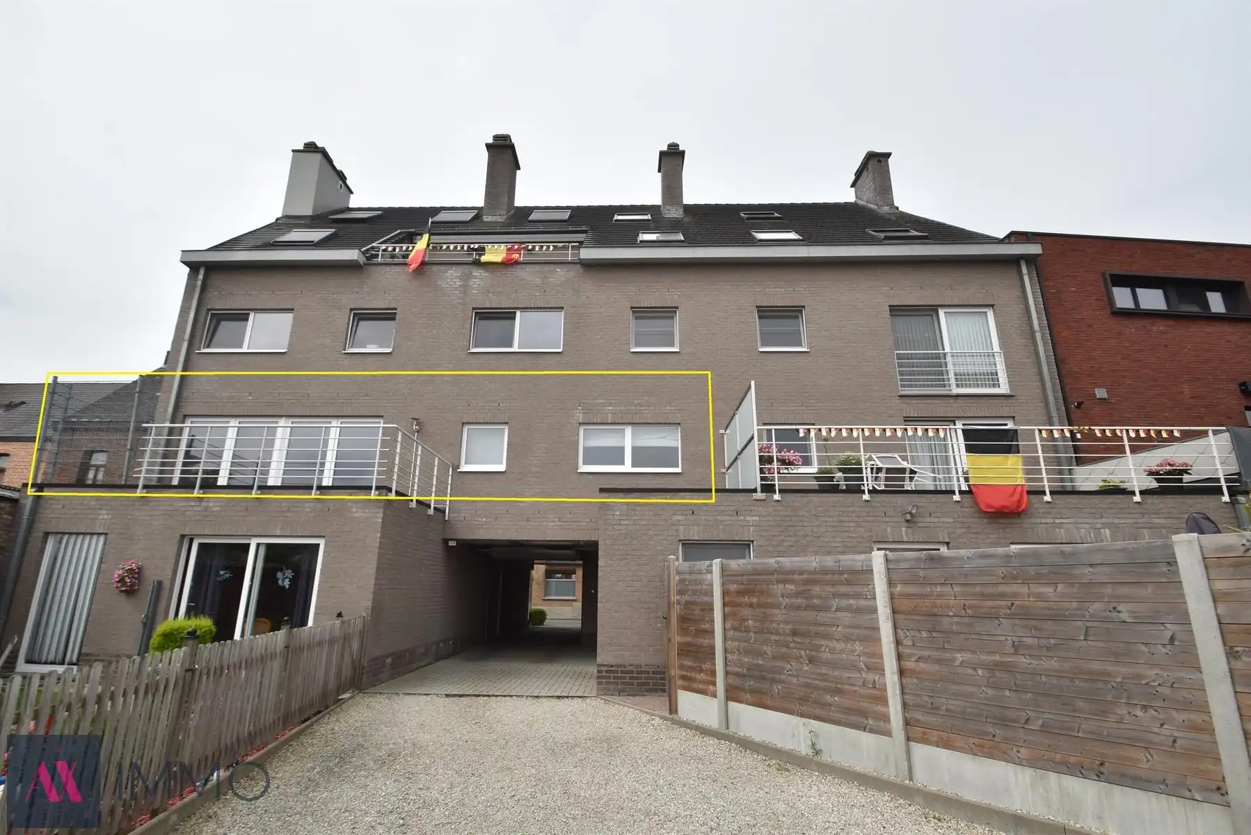 Centraal gelegen 1-slpk-apt met groot terras van 20 m², lift, vrij vanaf 01/12 foto 2