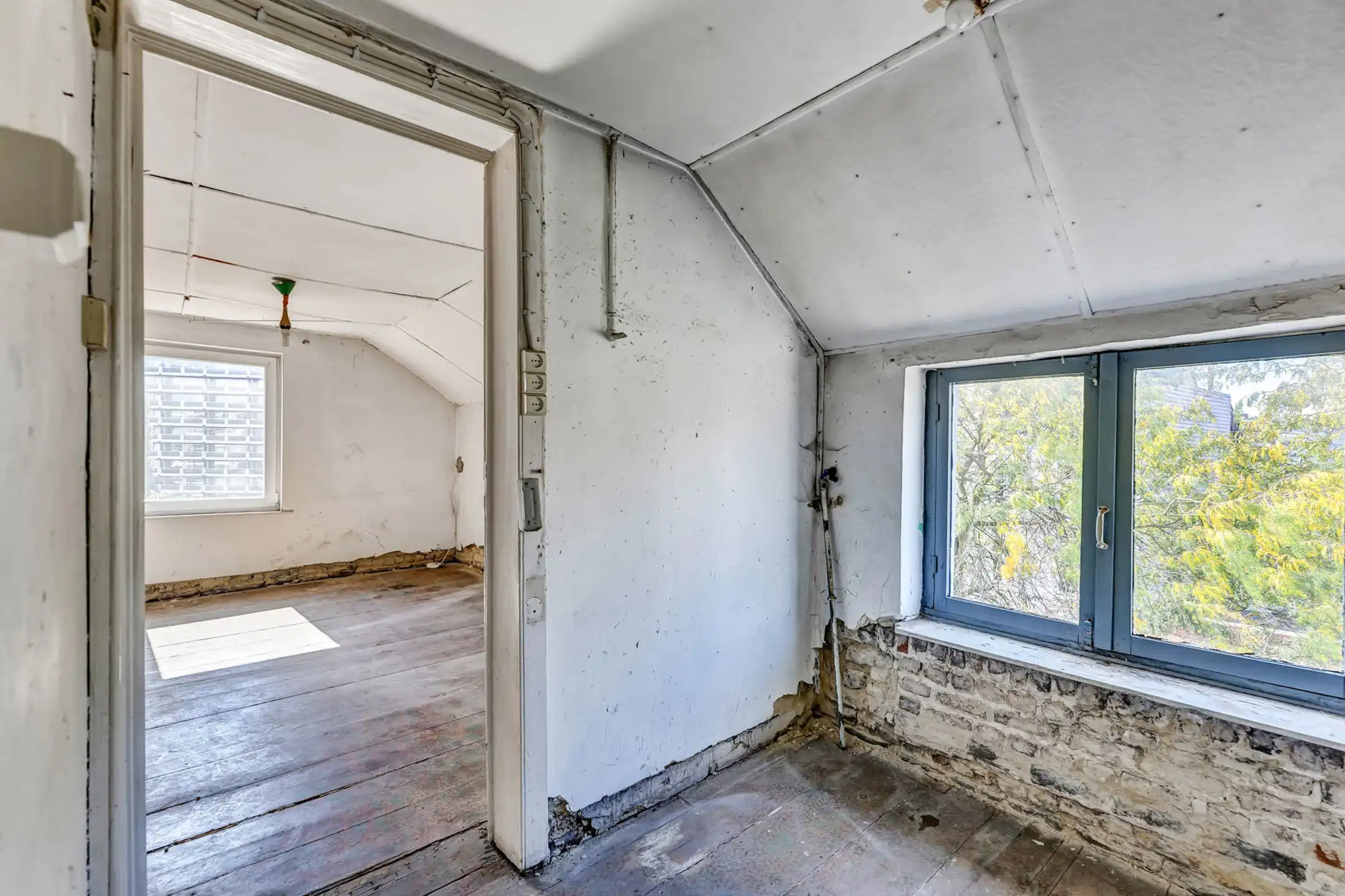 Gewaardeerd restaurant/handelspand met appartementen foto 44