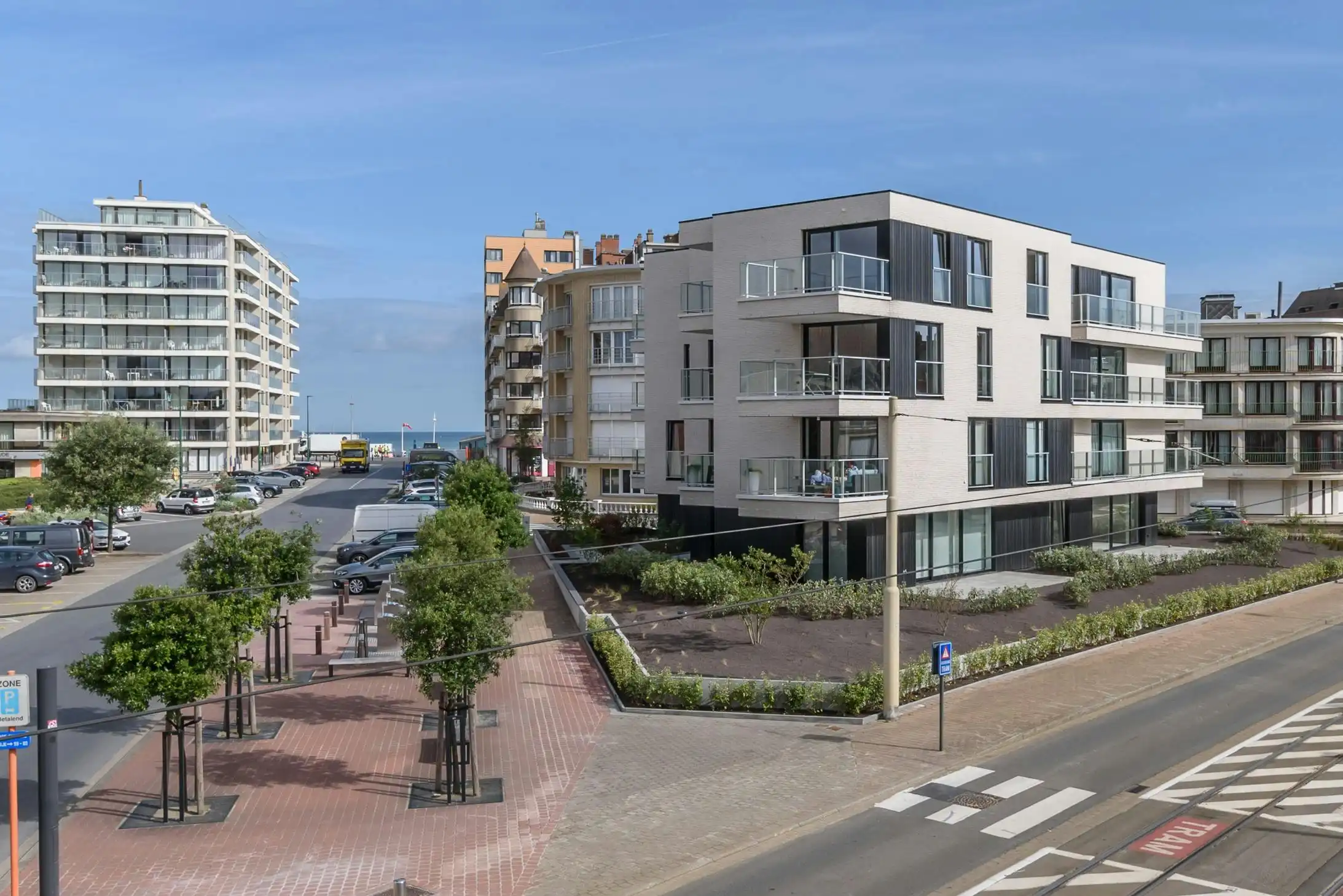 Nieuwbouw garage te koop vlakbij het strand van De Panne foto 4