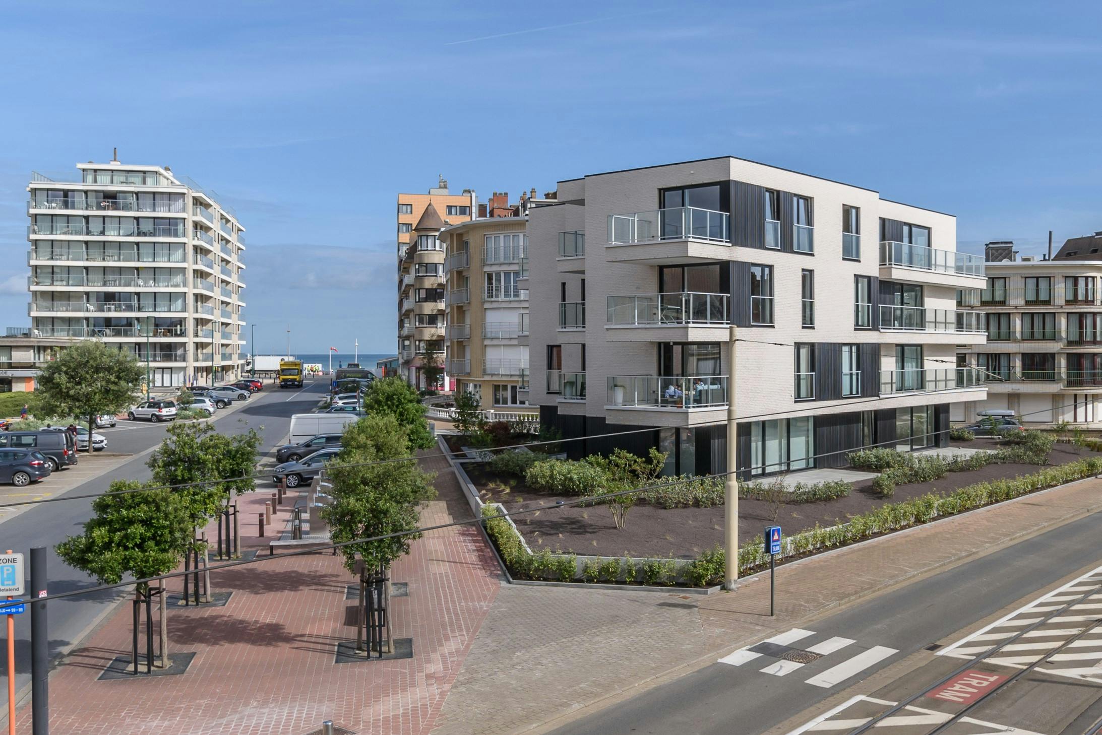 Nieuwbouw garage te koop vlakbij het strand van De Panne foto 4