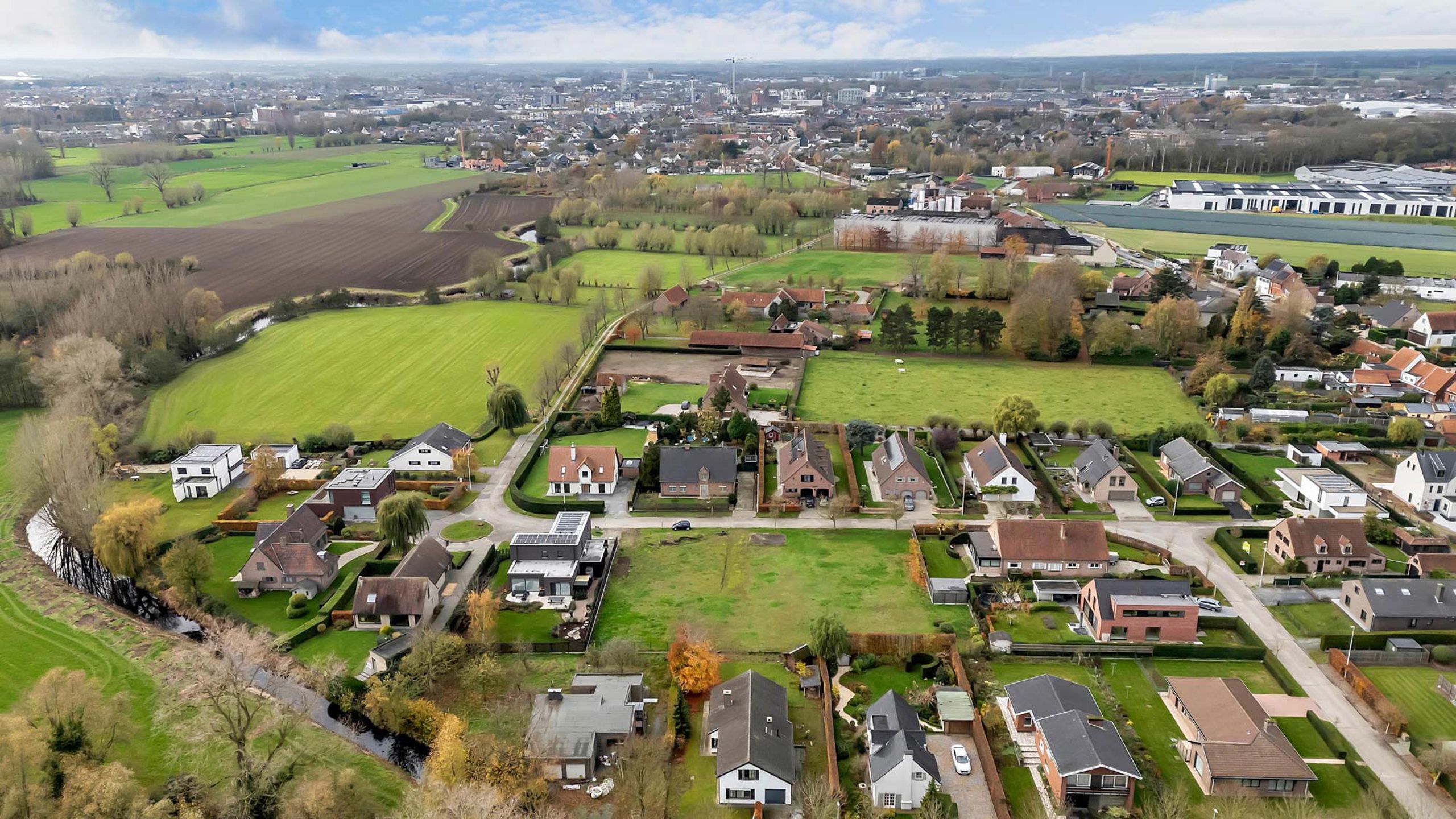 Exclusieve bouwgrond voor open bebouwing zonder bouwverplichting! foto 4