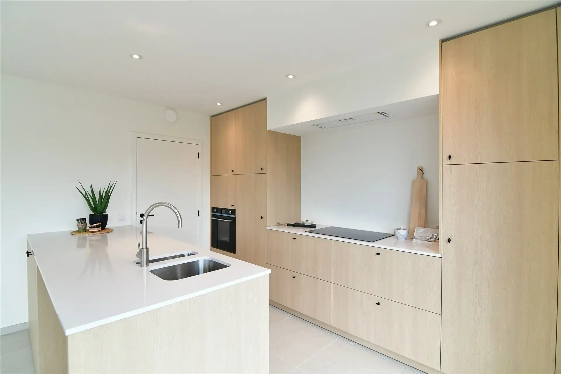 Energiezuinige halfopen nieuwbouwwoning in het hart van Wetteren foto 4