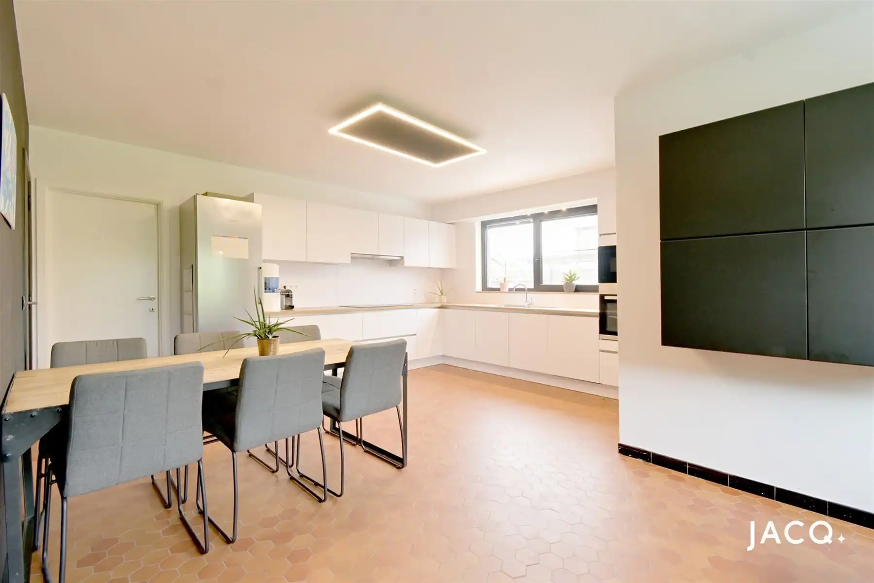Charmante villa met 4 à 5 slpk's op een perceel van 1592m²! foto 6