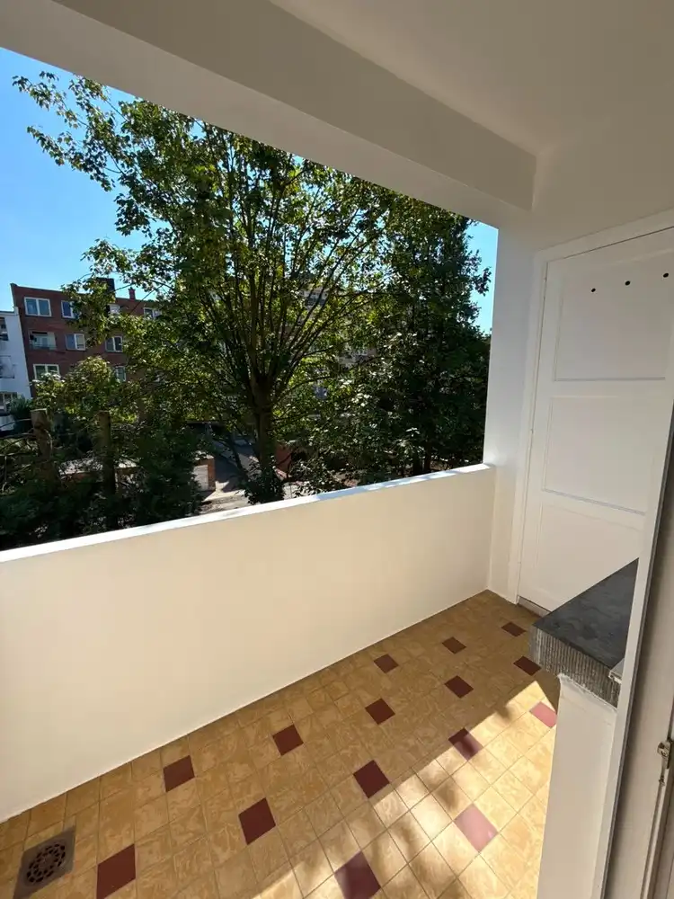 Mooi, gerenoveerd twee-slaapkamerappartement op het tweede verdiep foto 8