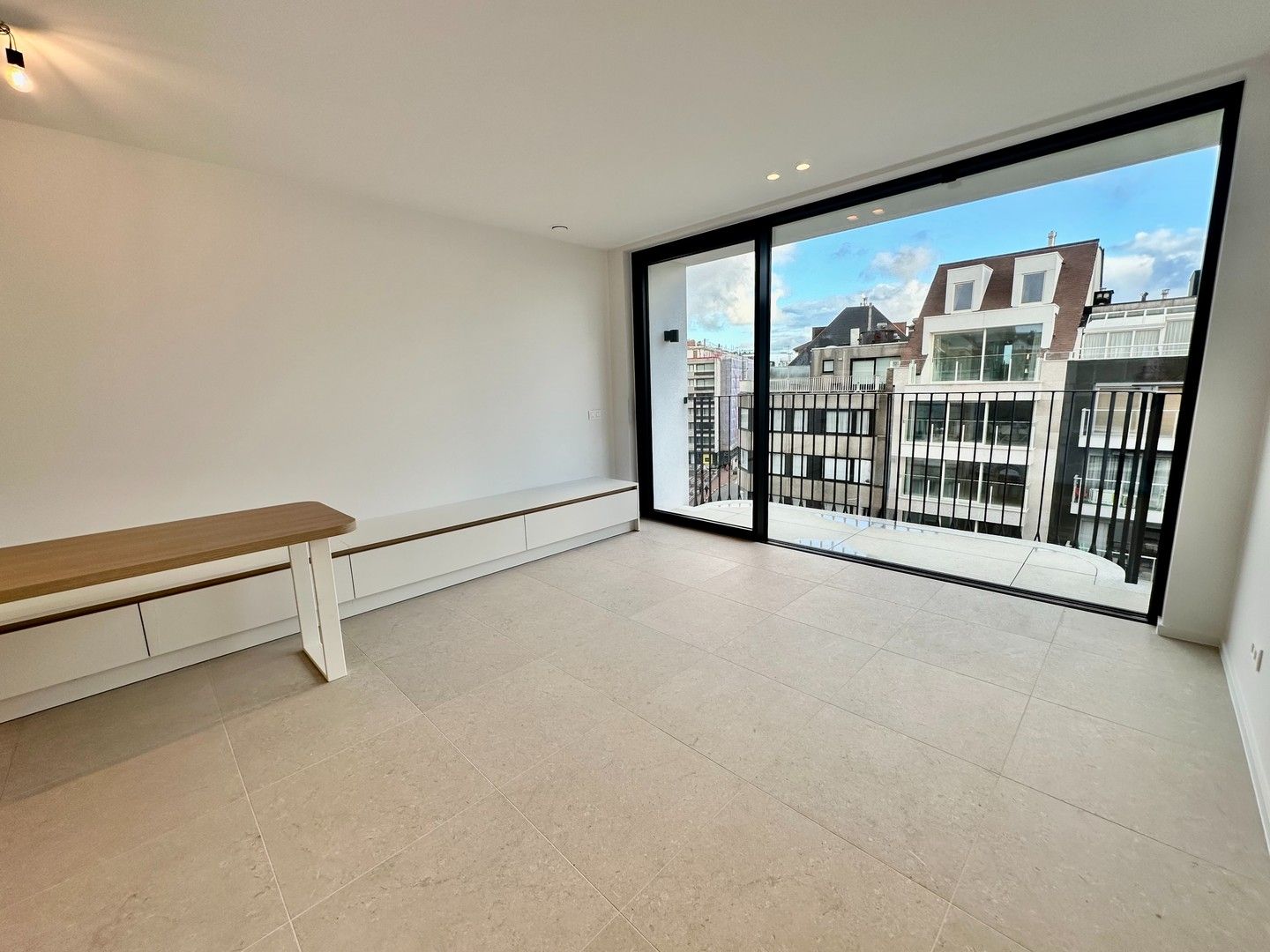 Prachtig nieuwbouw appartement met zijdelings zeezicht in het centrum van Knokke. foto 5