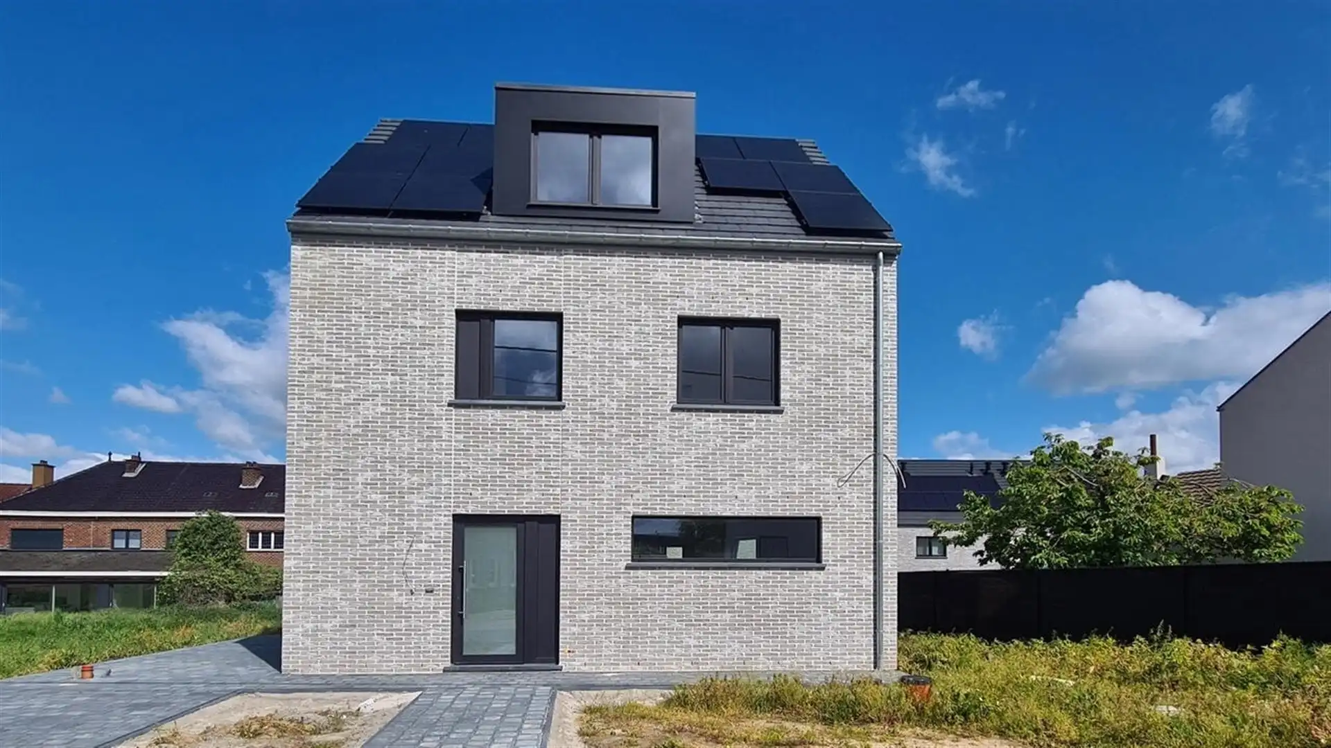 Unieke kans: Hoogwaardige nieuwbouw met 4 slaapkamers in Erps-Kwerps foto {{pictureIndex}}