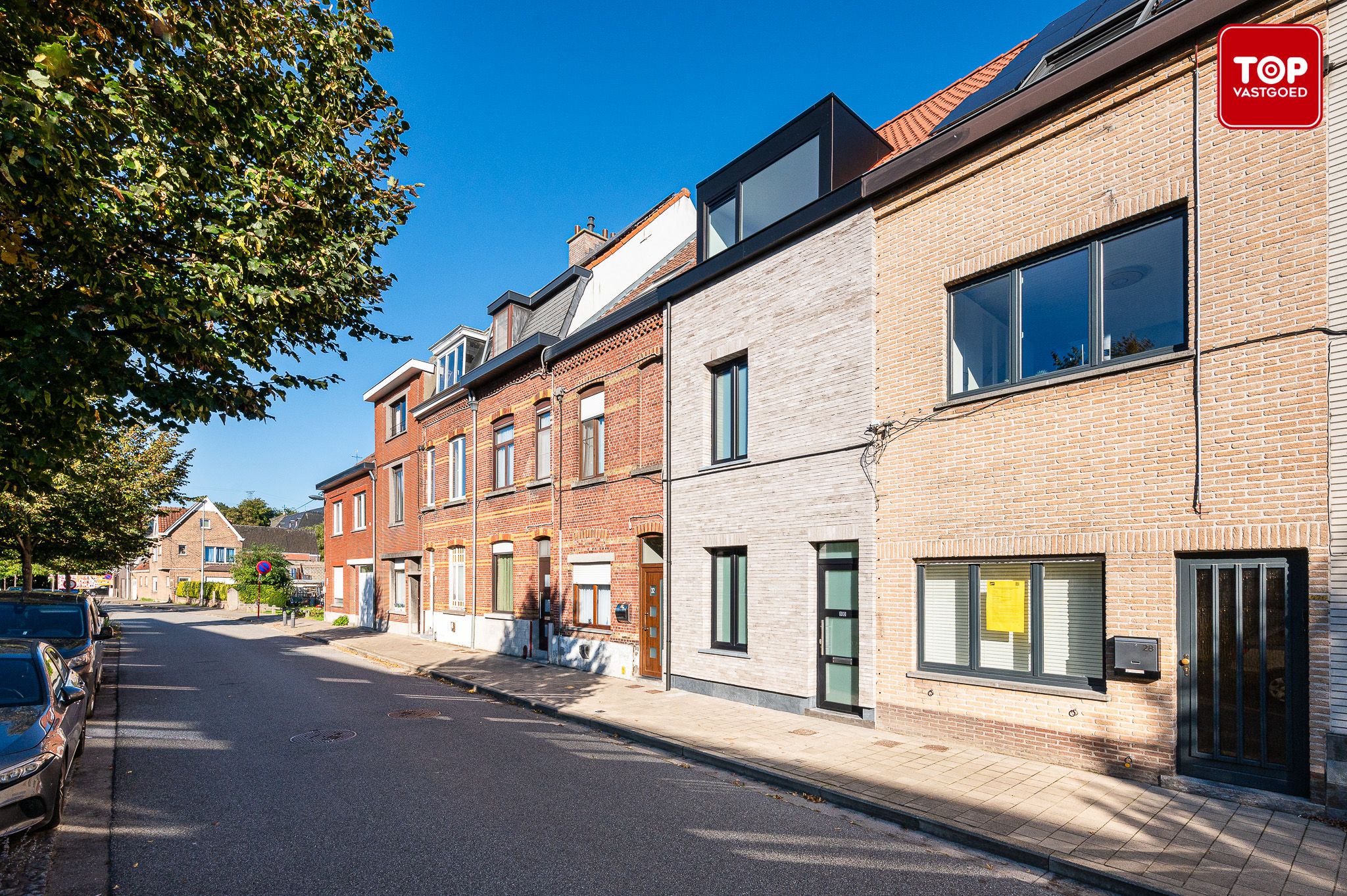 Totaal gerenoveerde woning (2024), EPC A. 4 slaapkamers en tuin. foto 3