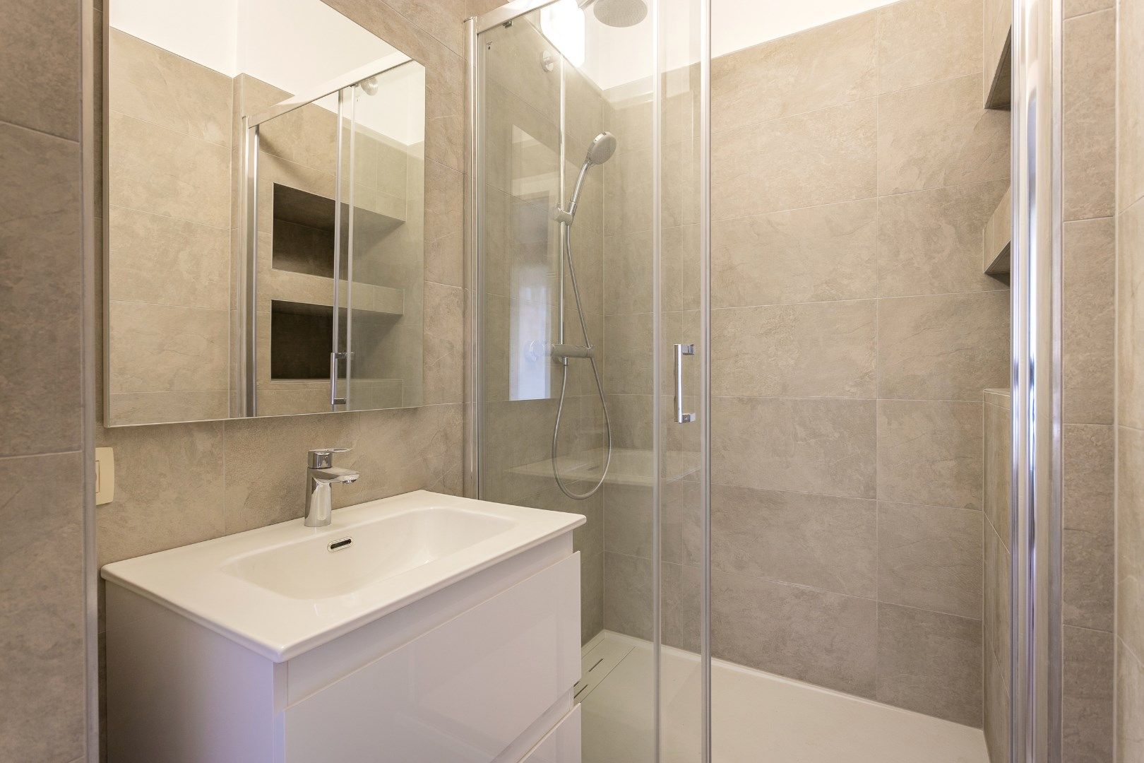 Gerenoveerd (2025) gelijkvloers appartement met 1 slaapkamer en ruime kelderberging foto 8