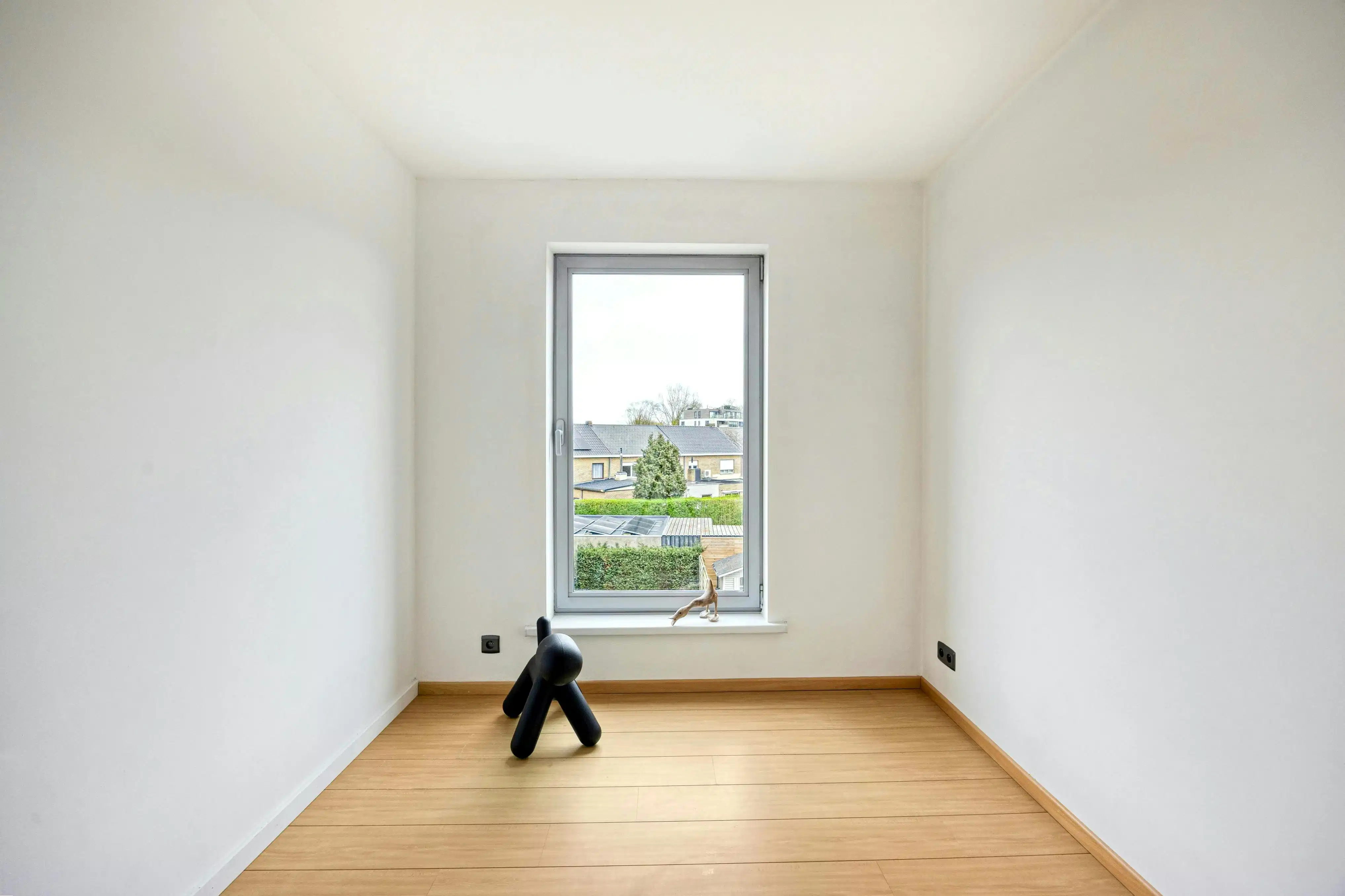 Instapklare bel-etage met 3 slaapkamers en zonnige tuin in hartje Eeklo foto 24