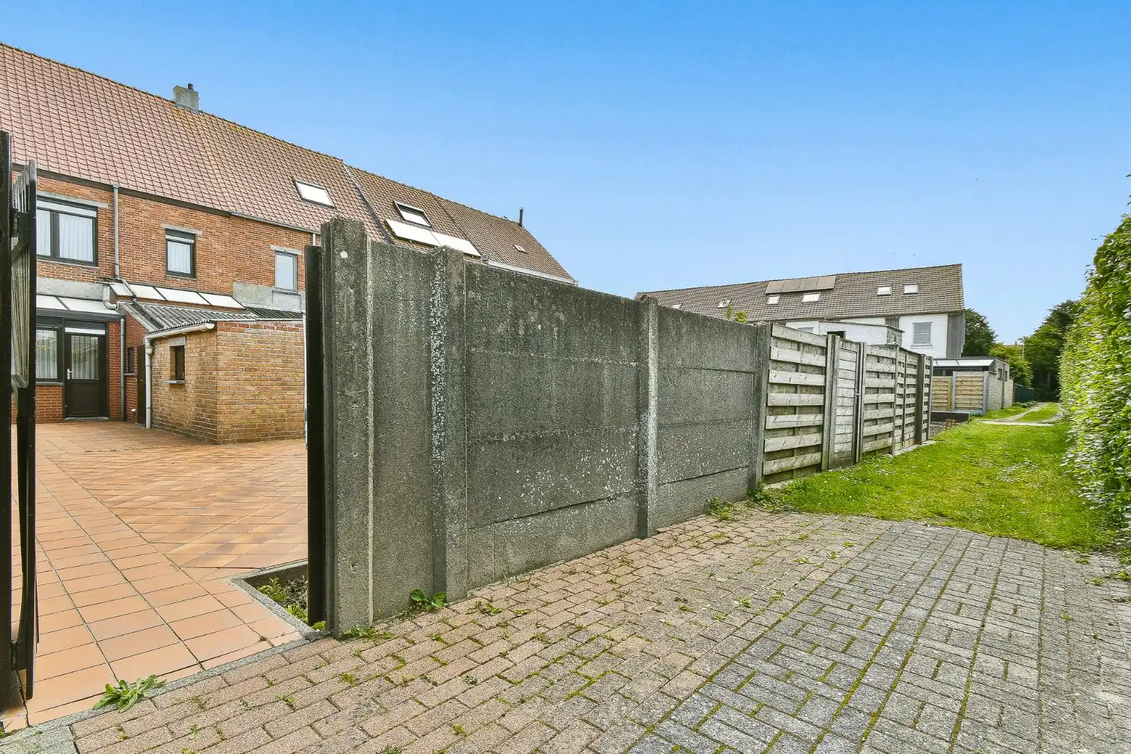 Rijwoning met veel potentieel op centrale ligging foto 11