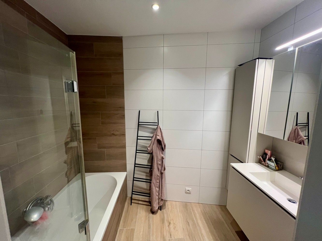 Prachtig nieuwbouwappartement met 2 slaapkamers en autostaanplaats! foto 9