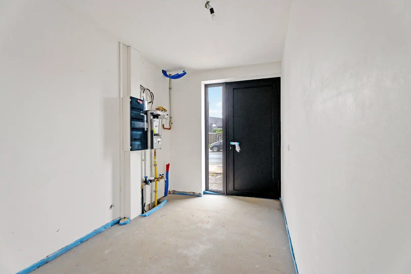 RUIME HALF OPEN NIEUWBOUWWONING MET 4 SLPKS | TUIN | GARAGE foto 3