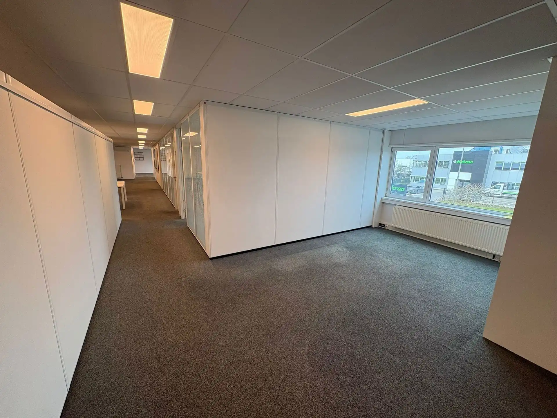 Kantoor van 280 m² te huur in Wommelgem.  foto 6