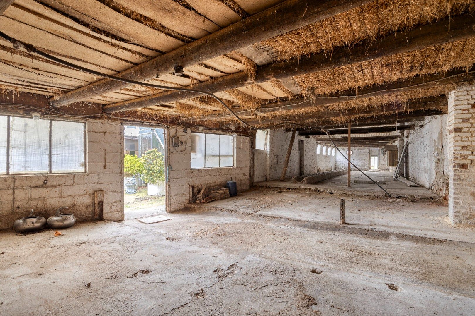 Hoevewoning met binnenkoer, stallen en tuin in landelijke dorpsligging te Nerem foto 27