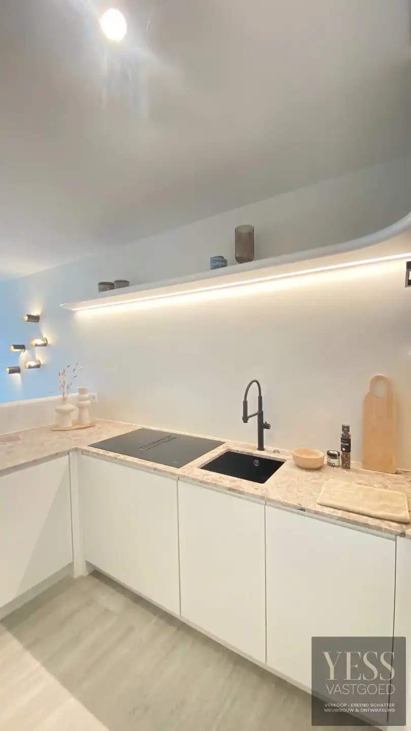 Prachtig gerenoveerd appartement met zicht op zee! foto 9