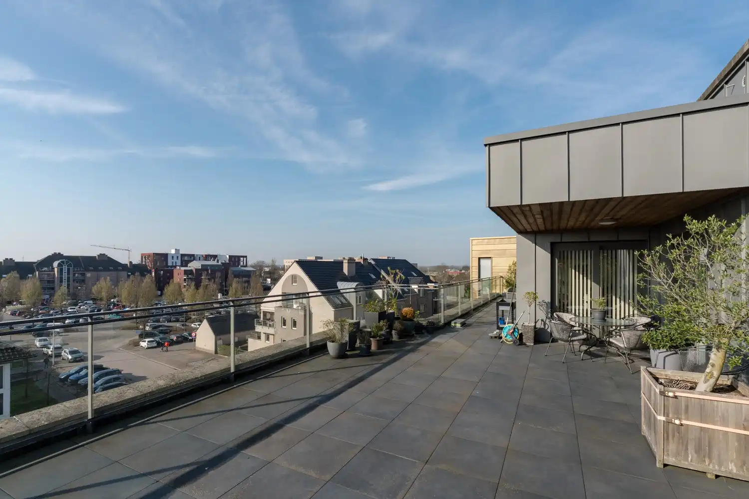Prachtig penthouse met zeer groot terras en daktuin op het zuiden met 2 slaapkamers en 2 badkamers. foto 6