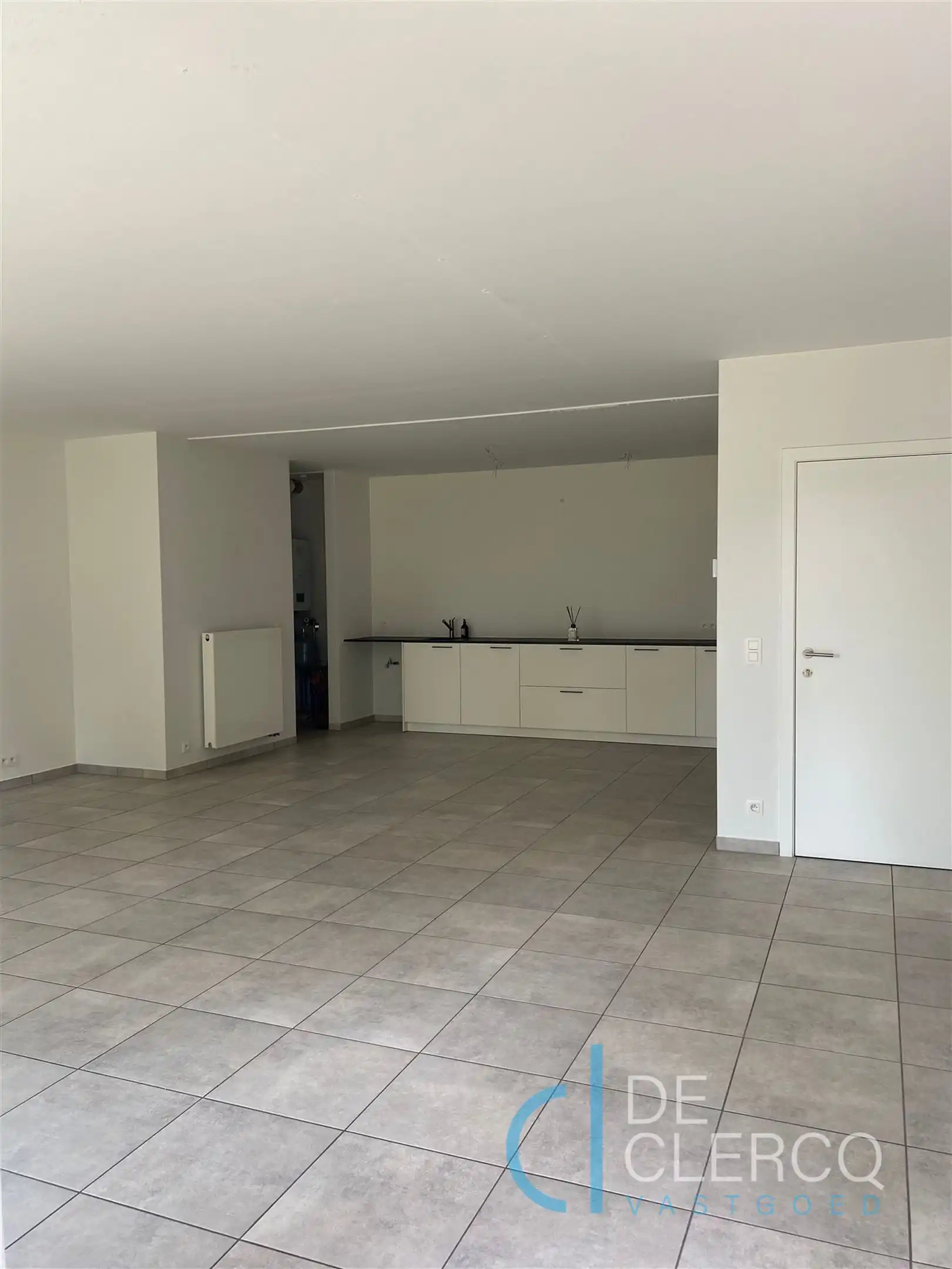 Goed gelegen handelspand TE HUUR centrum Lochristi foto 8