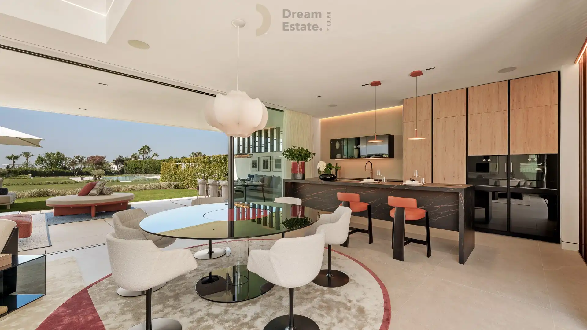 Top notch villa langs de Golden Mile met zicht op zee, Marbella. foto {{pictureIndex}}