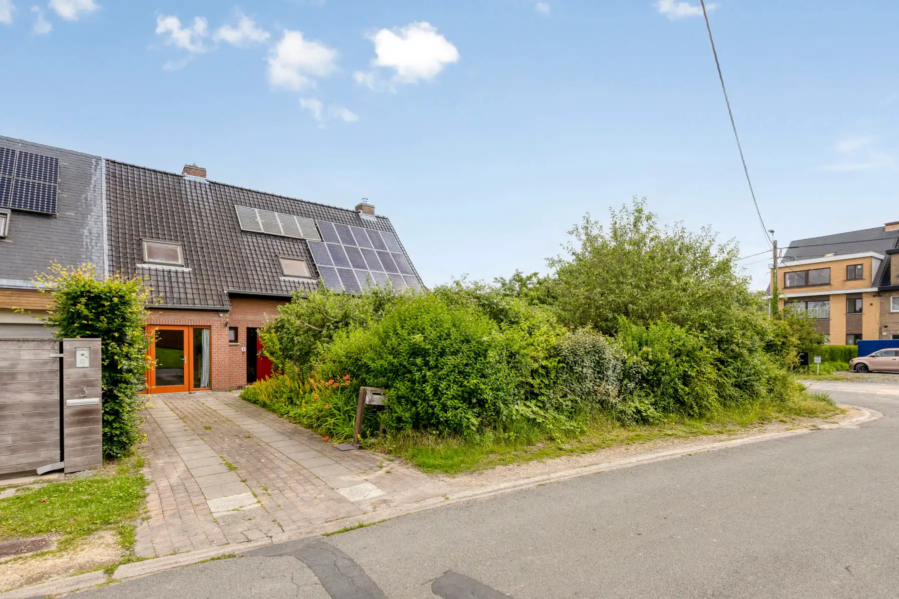 HOB op rustige ligging met 4 slaapkamers en EPC B foto {{pictureIndex}}