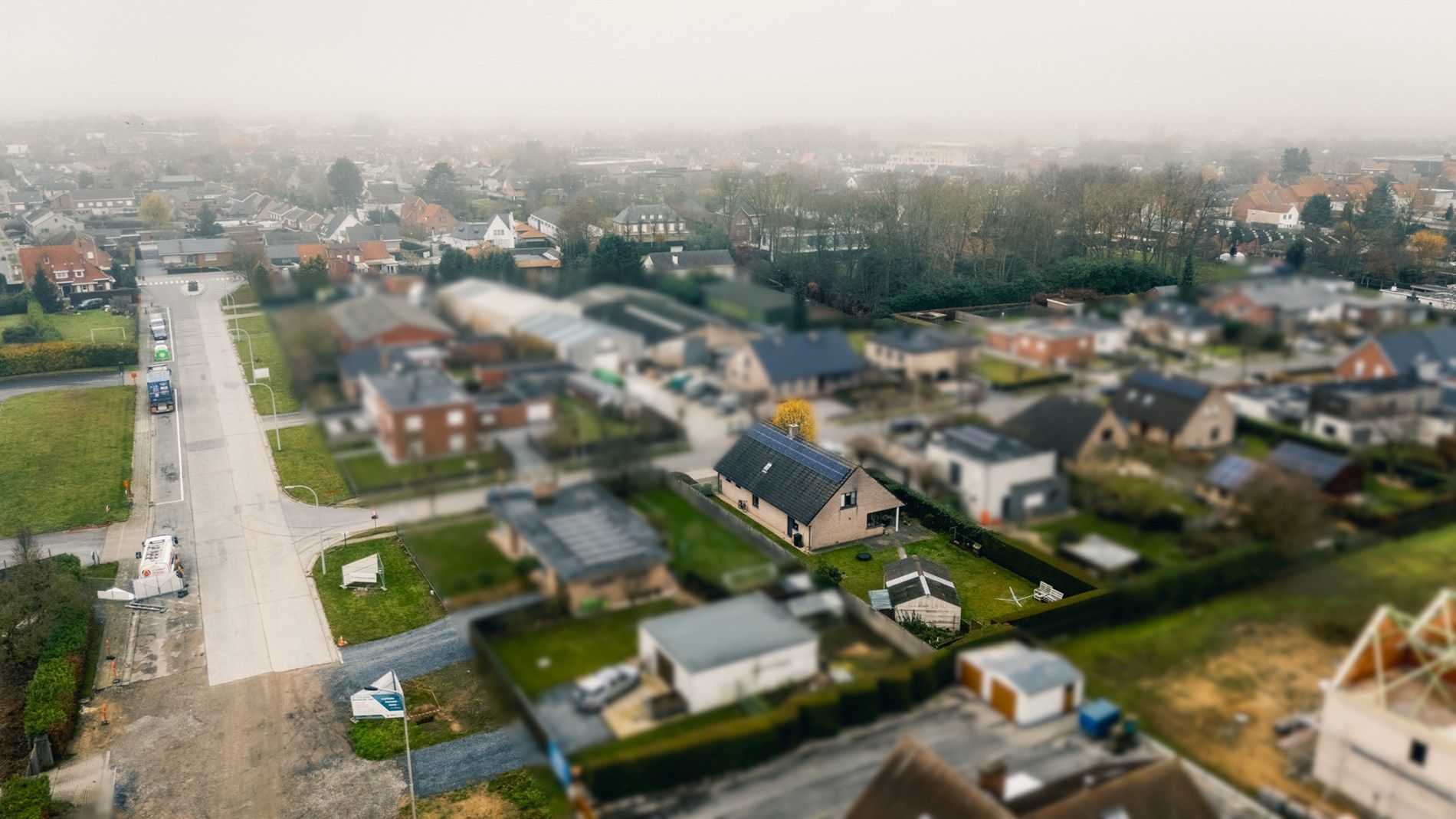 Villa met 6 kamers,  garage, 44 zonnepanelen, en veel ruimte op 810 m² foto 22