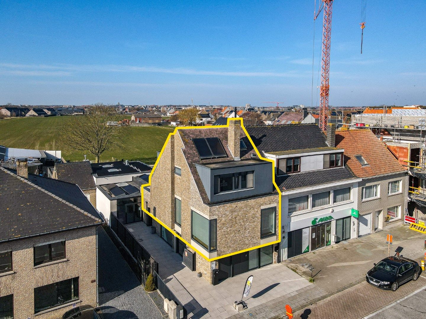 Uniek appartement met 3 slaapkamers te huur te Bredene-dorp foto {{pictureIndex}}