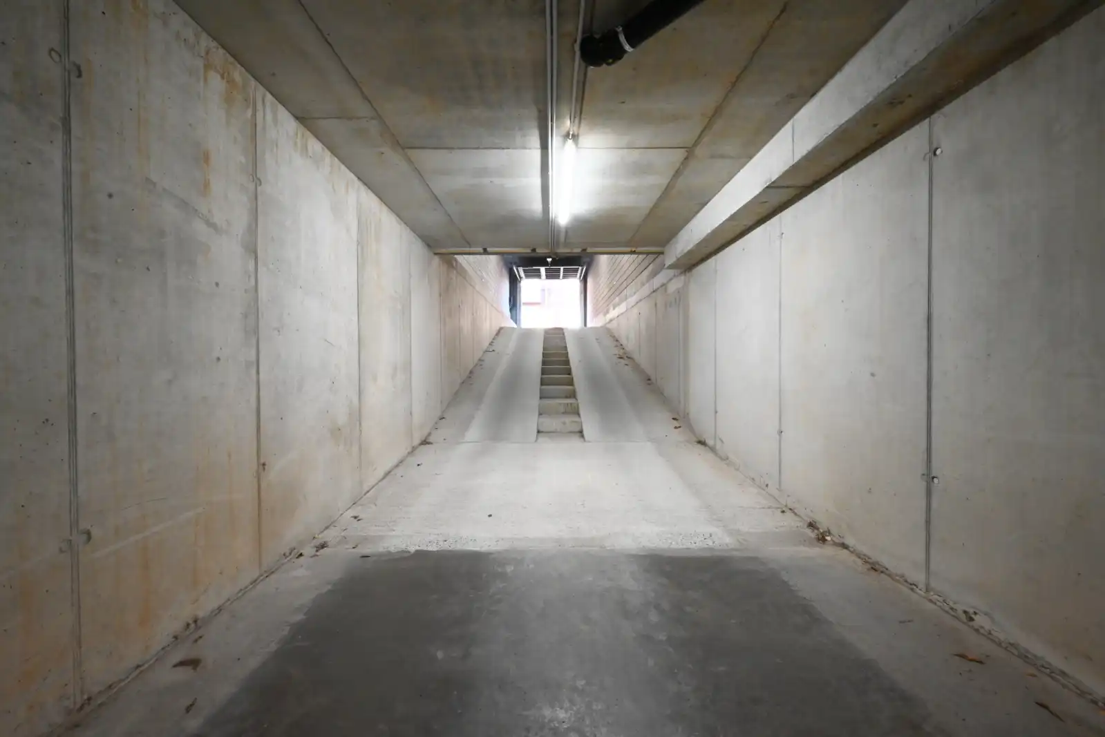 Ondergrondse staanplaats in het hartje van Rumbeke! foto 5