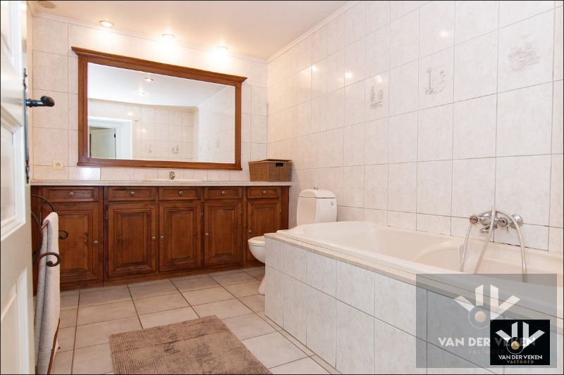 PERFECT ONDERHOUDEN, ENERGIEZUINIGE WONING OP MEER DAN 14 AREN! foto 27