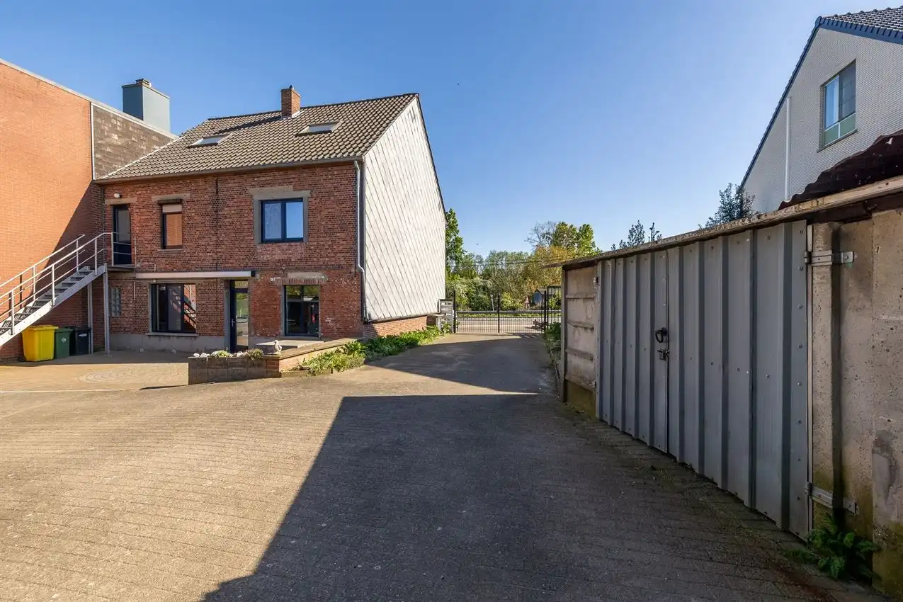 Ruime woning met mooi tuindeel op wandelafstand van centrum foto 16