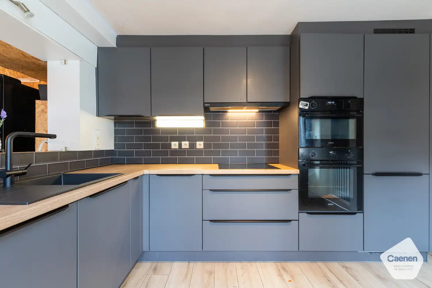 Ruime half-open woning met 4 slaapkamers, muziekstudio/hobbyruimte, garage en leuke tuin foto 9