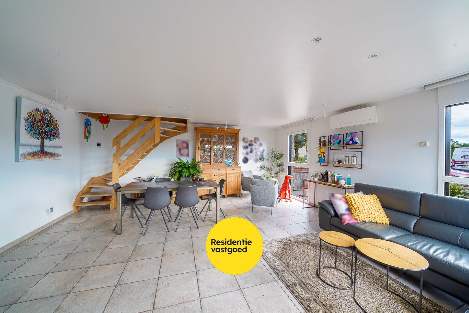 Instapklare halfopen woning met zonnige tuin, aparte garage en tuinhuis foto 6