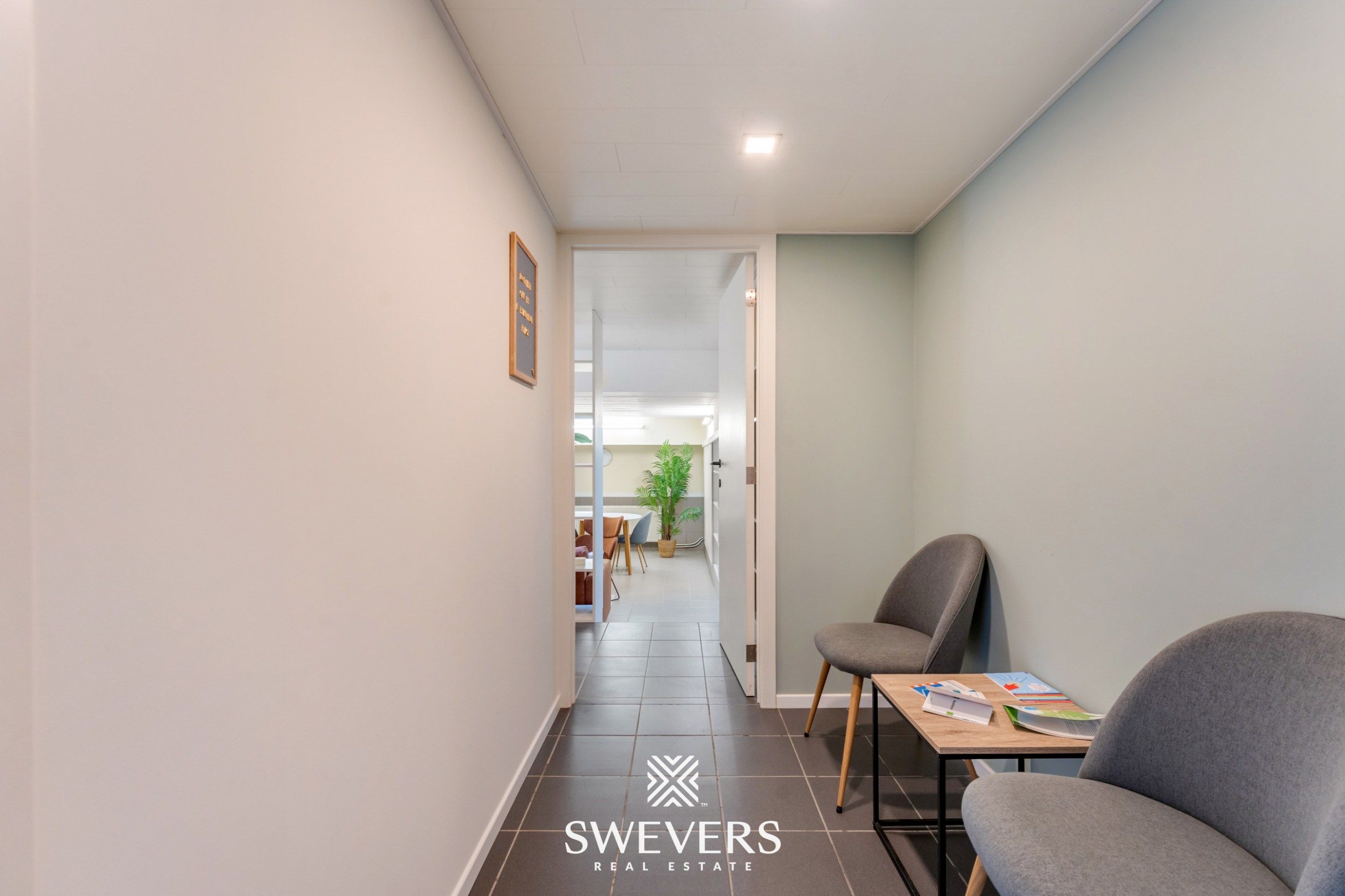 Knusse, hedendaagse gezinswoning met warme indeling en grote, zonnige tuin foto 37