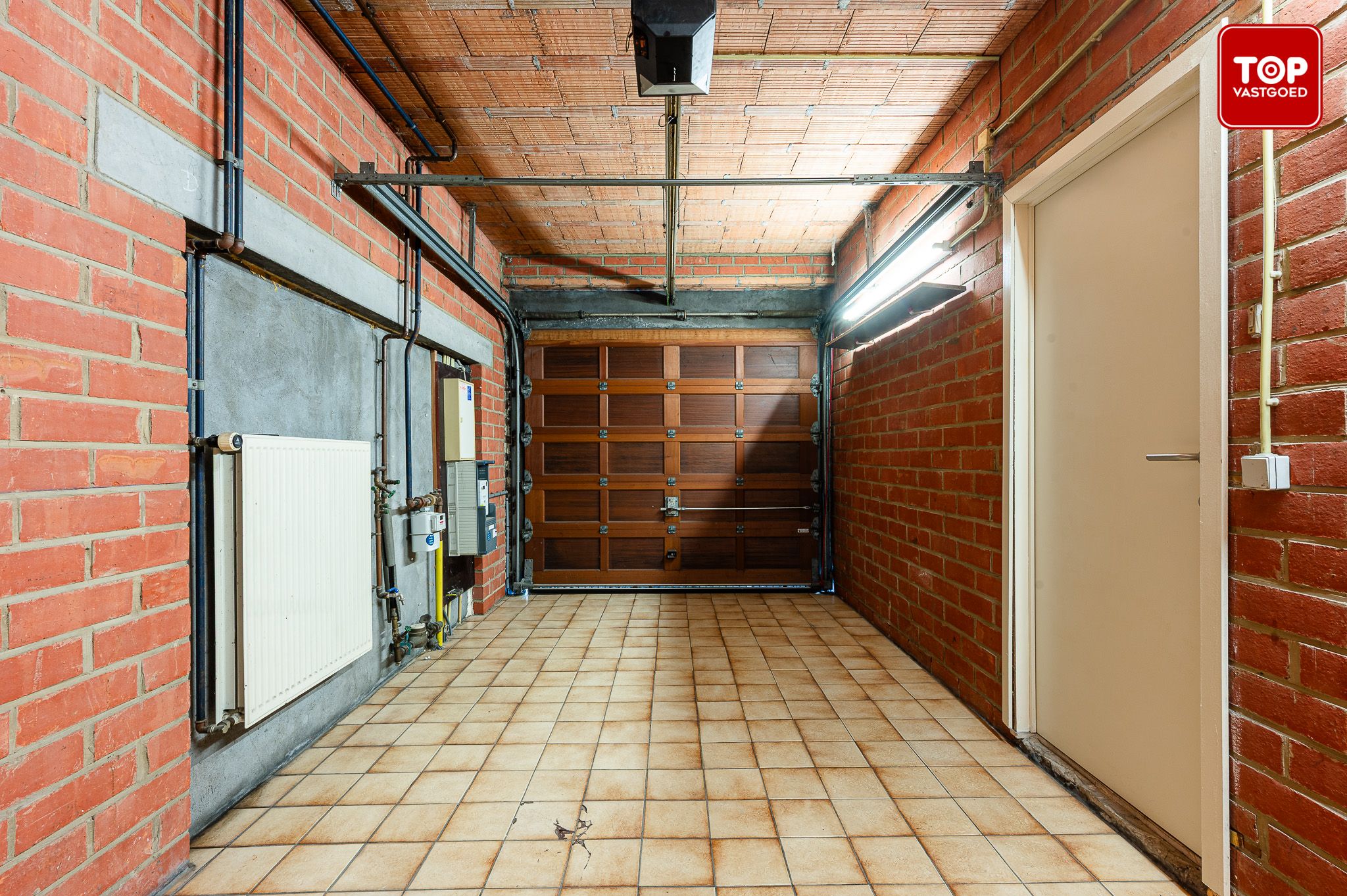 Woning met 3 slaapkamers, tuin en garage.  foto 26