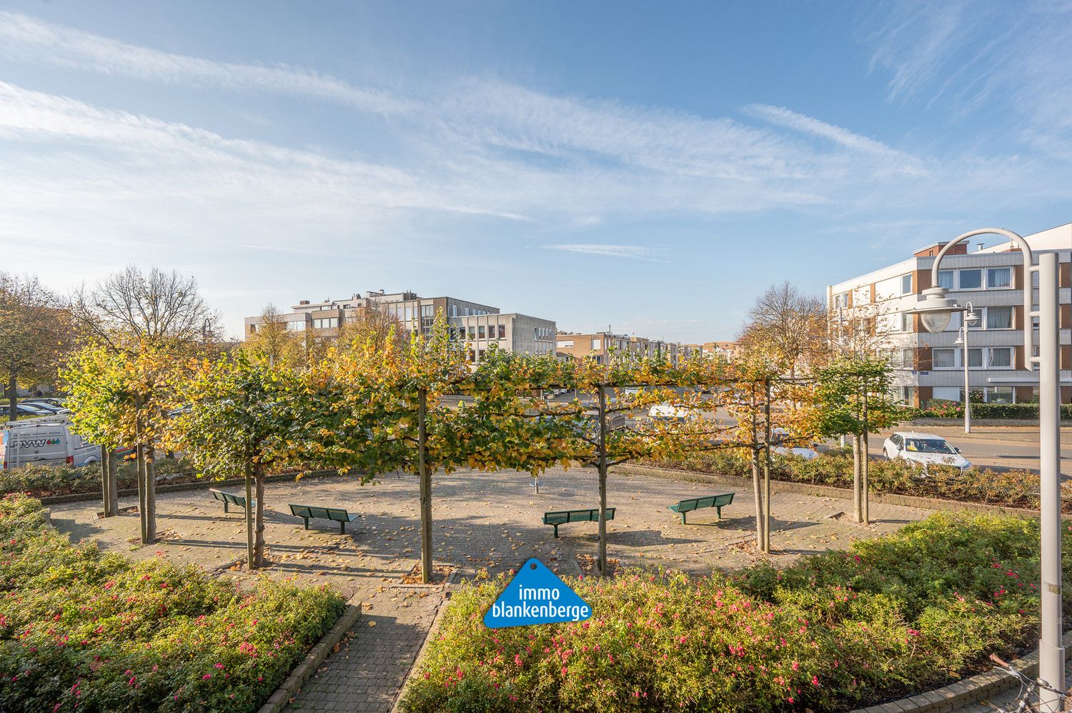 Ruim Drieslaapkamerappartement met Groot Terras foto 27