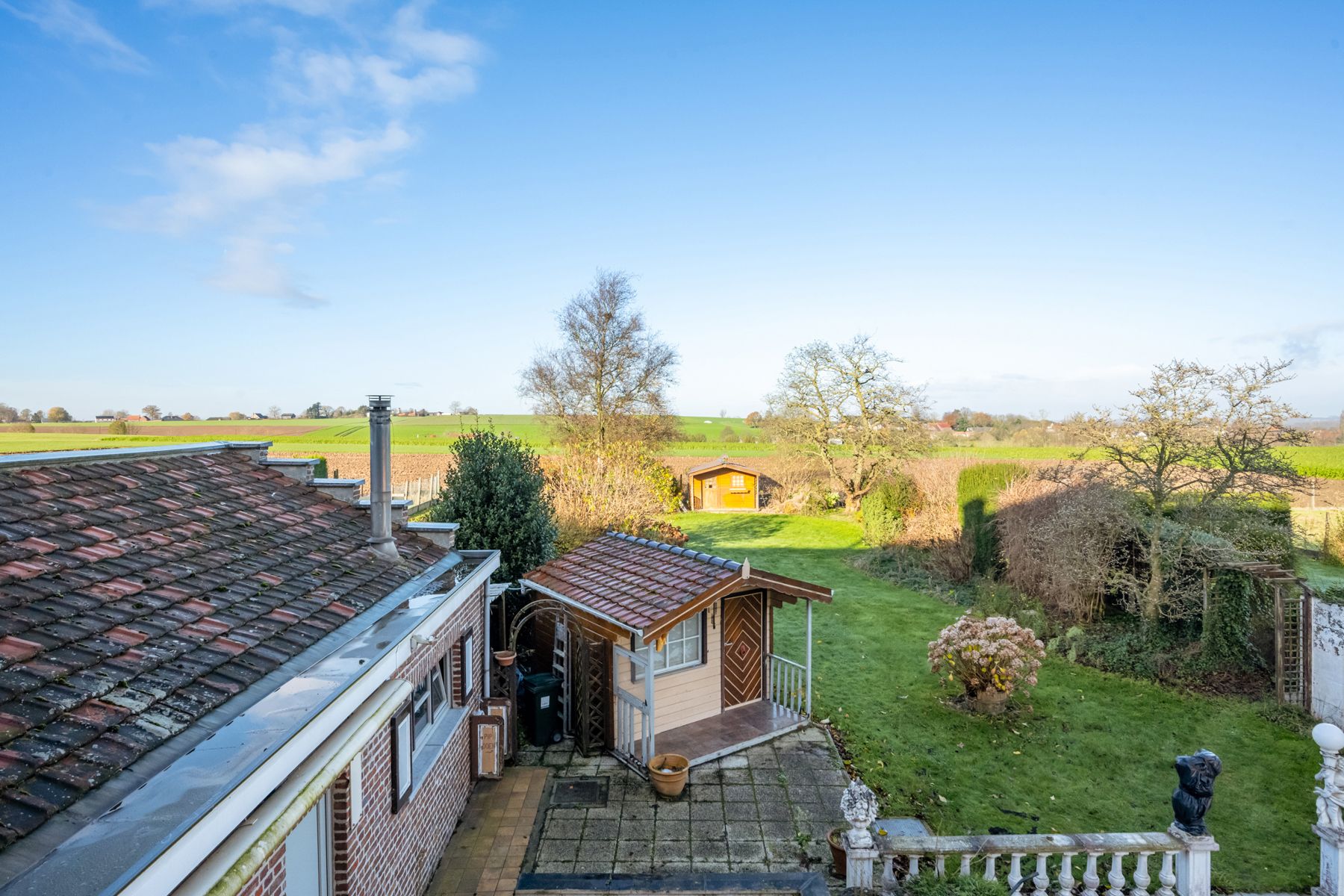 Statige halfopen bebouwing grote tuin&uitzicht op de velden foto 24