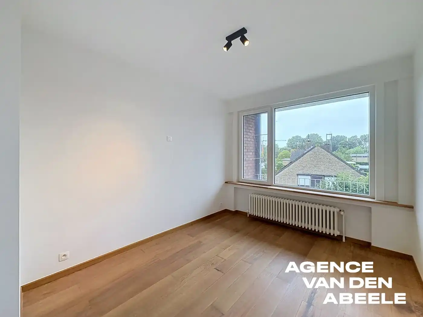 Gerenoveerd appartement met 2 slaapkamers en terras foto 10