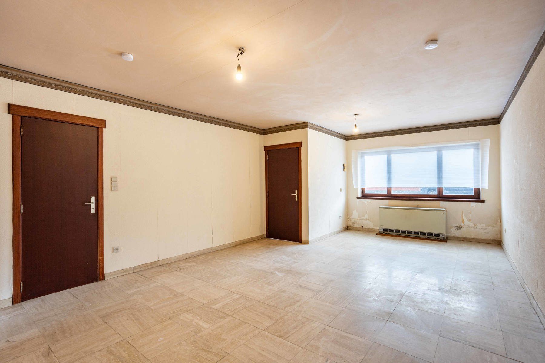 Gesloten bebouwing met garage en drie slaapkamers.  foto 4