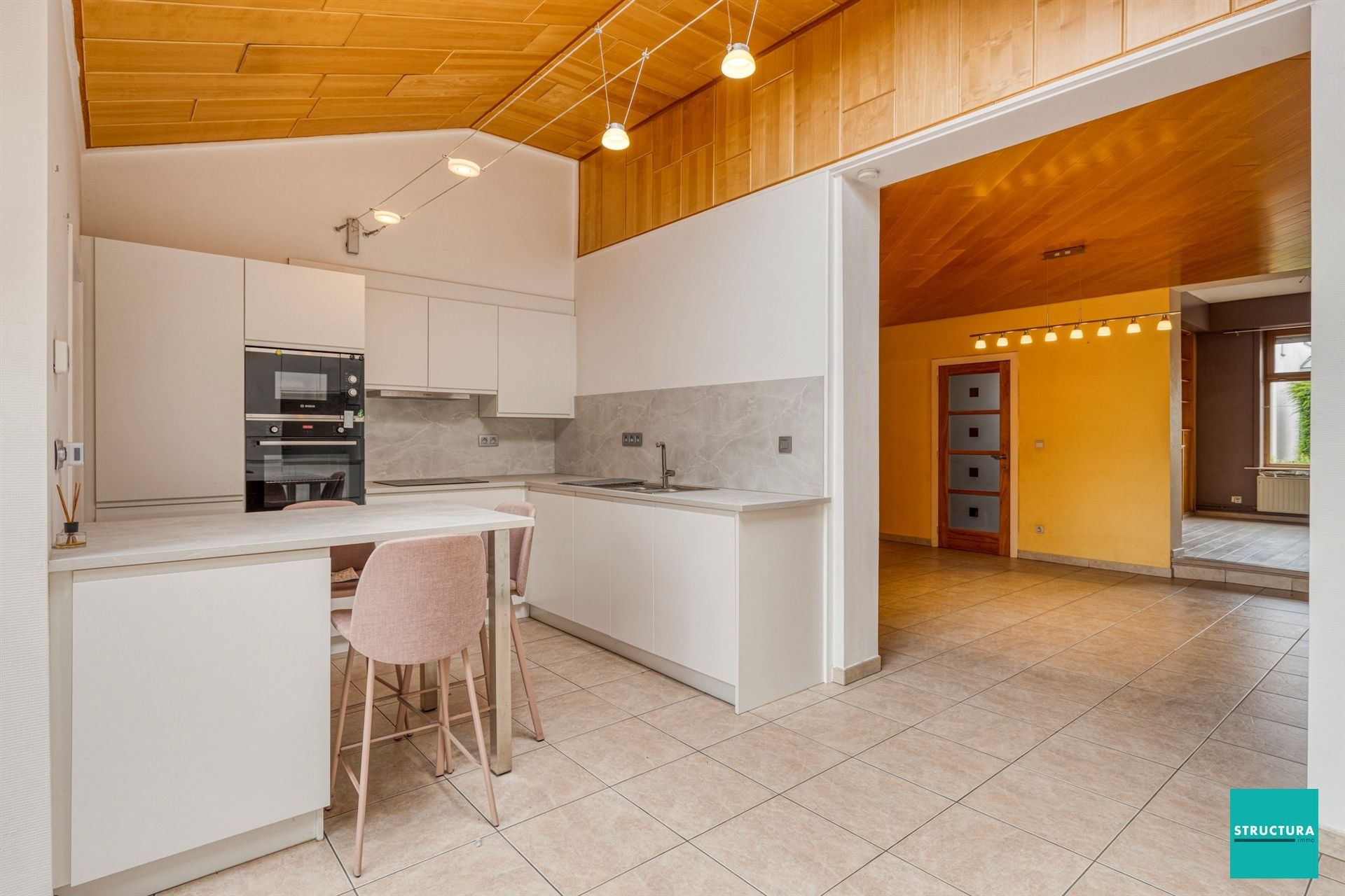Woning in rustige straat nabij station en centrum foto 5
