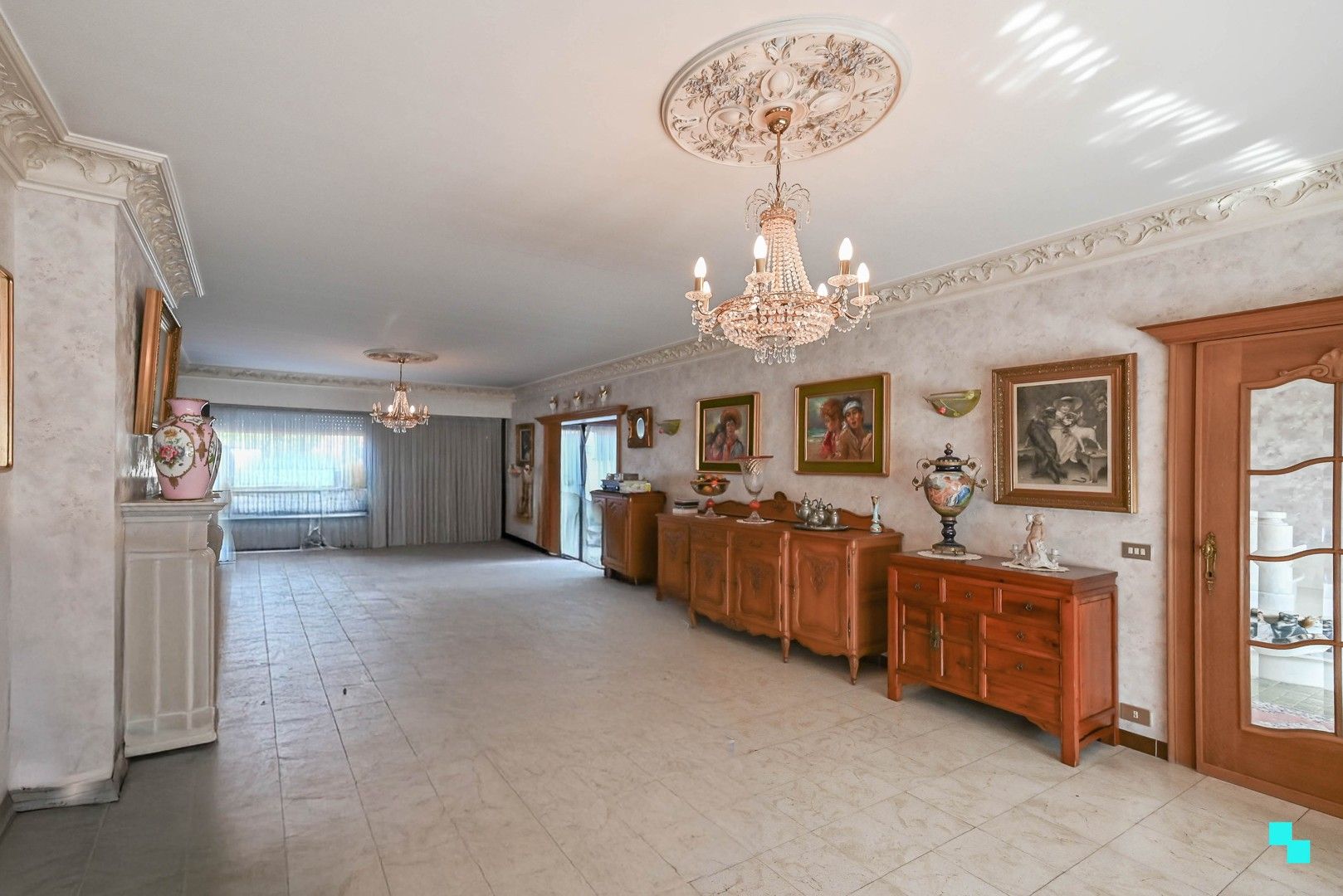 Karaktervolle woning met riante woonoppervlakte (267 m²) en tuin in Emelgem foto 5