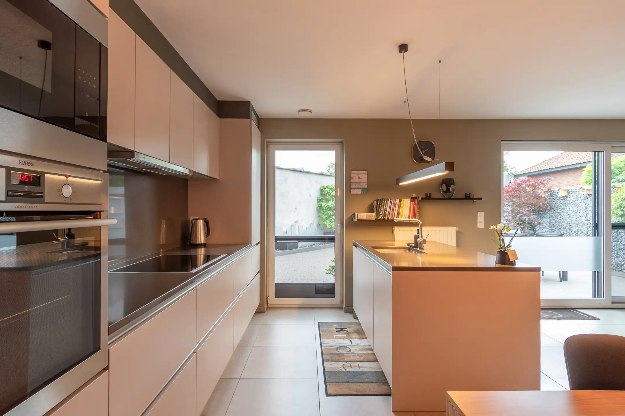 Prachtig GLVLappartement met tuin & 2 autostaanplaatsen foto 9