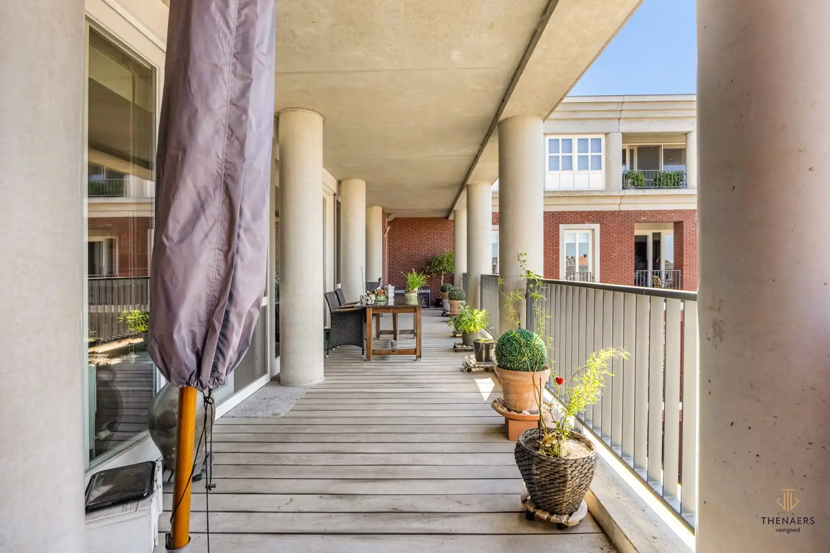 Zeer ruim appartement met 3 slaapkamers & 1 autostaanplaats op toplocatie. foto 11