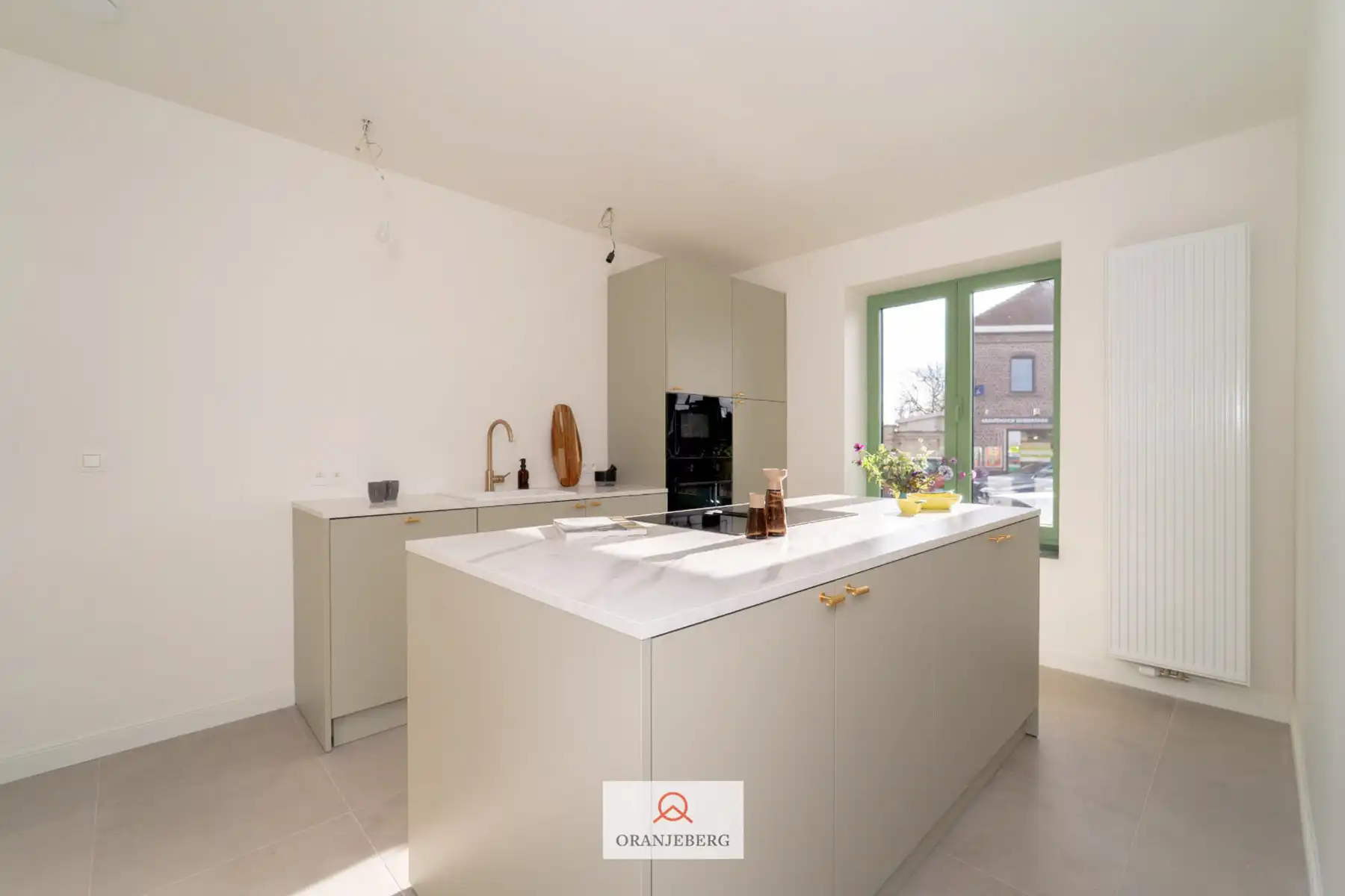 Ruime woning met 4 slpk's en tuin foto 15